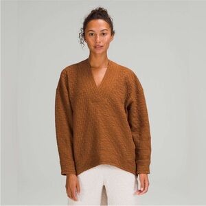 Lululemon Athletica Rippled V neck Pullover Sweatshirt size 6